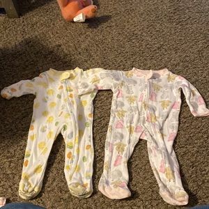 Burt’s Bees onesie set